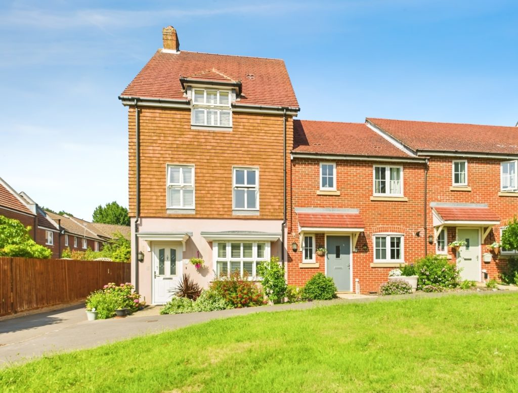Mountbatten Drive, Sarisbury Green, Southampton