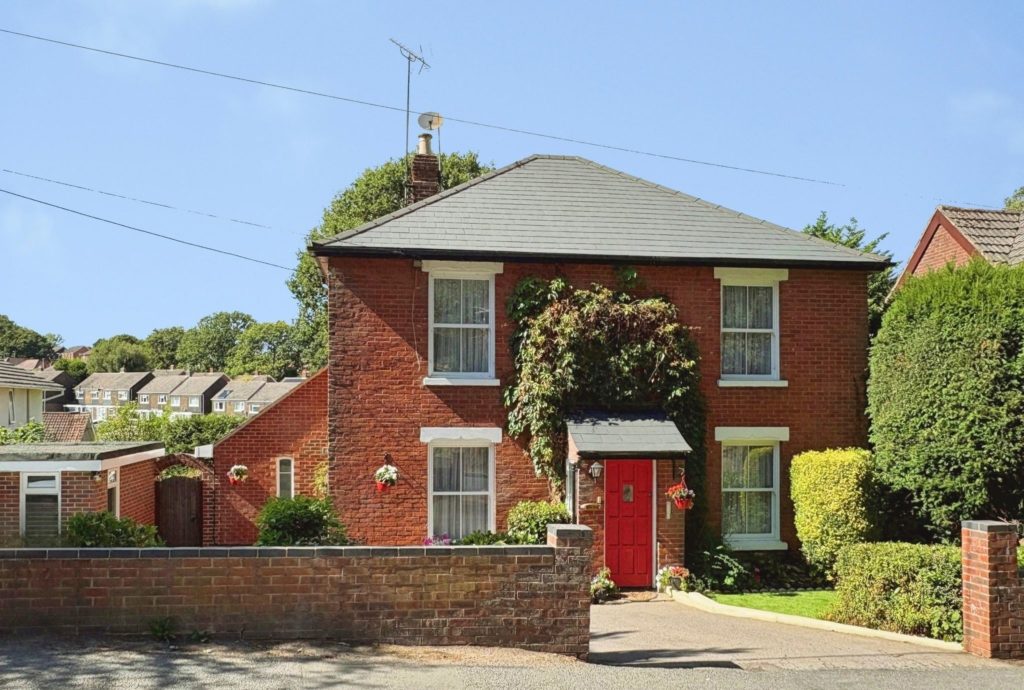 School Road, Bursledon, SOUTHAMPTON